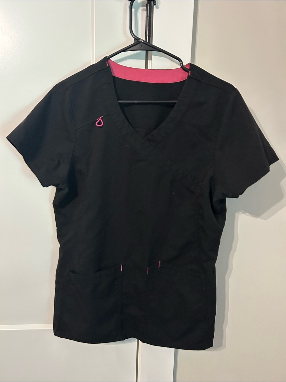 Source Unknown Black V-Neck Nursing Top with Pink Accents - Picture 2 of 3